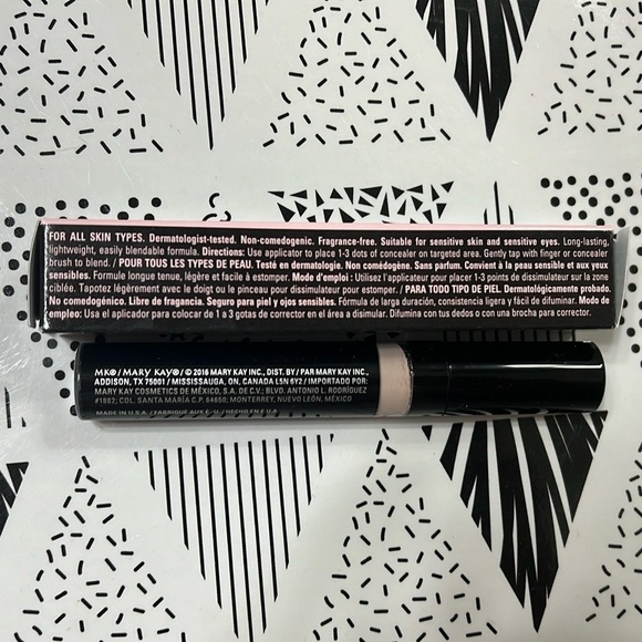 Mary Kay Perfecting Concealer Deep Ivory - Picture 2 of 4